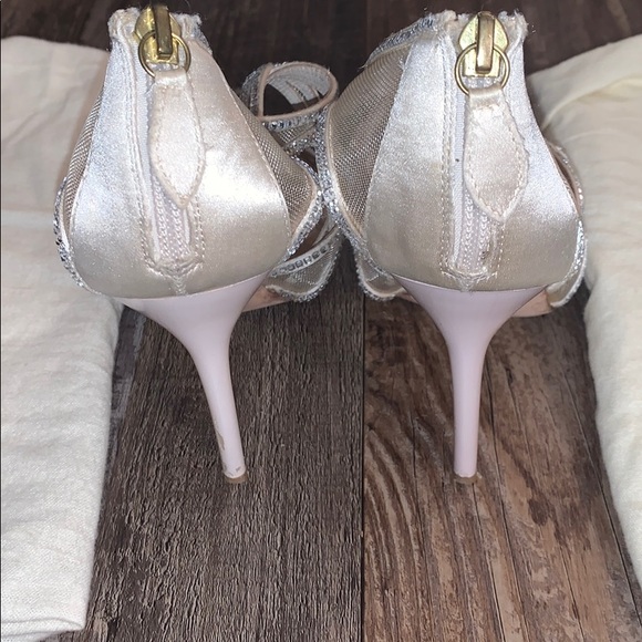 LOVELY Badgley Mischka heels - Picture 3 of 6